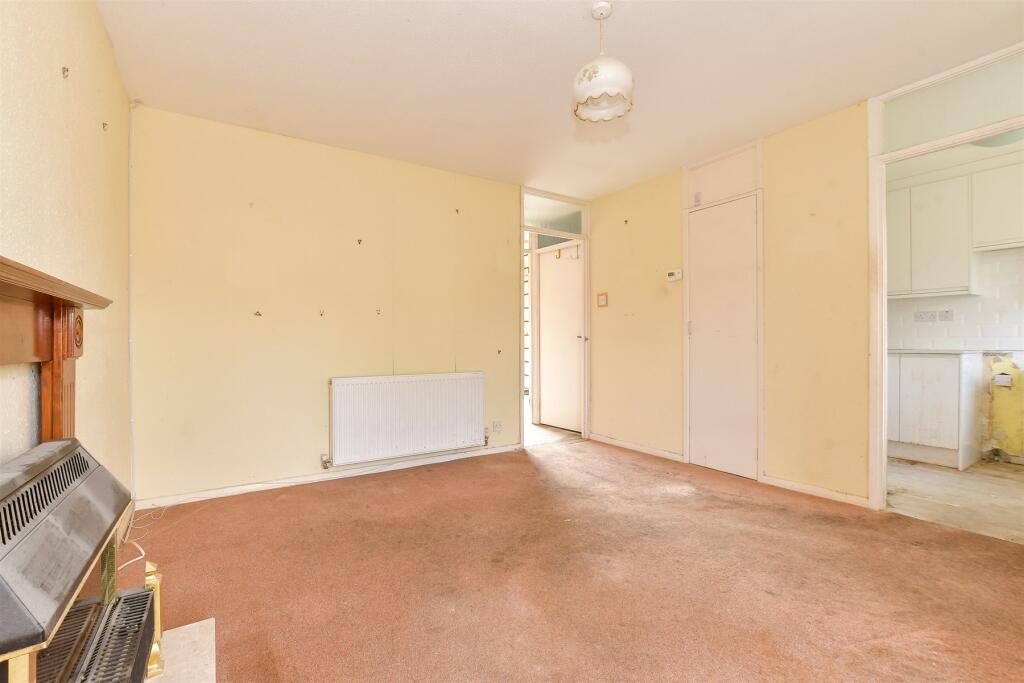 Lounge/ Dining Room