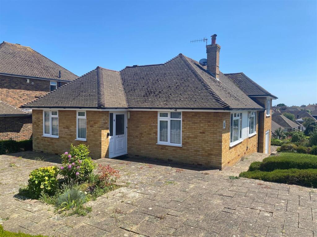 6 Blackfields Ave - Front3.jpg