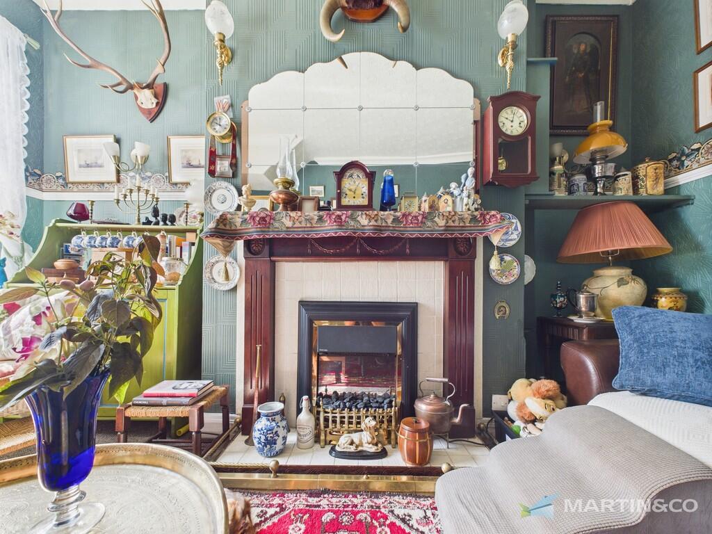 CAM02318G0-PR0496...