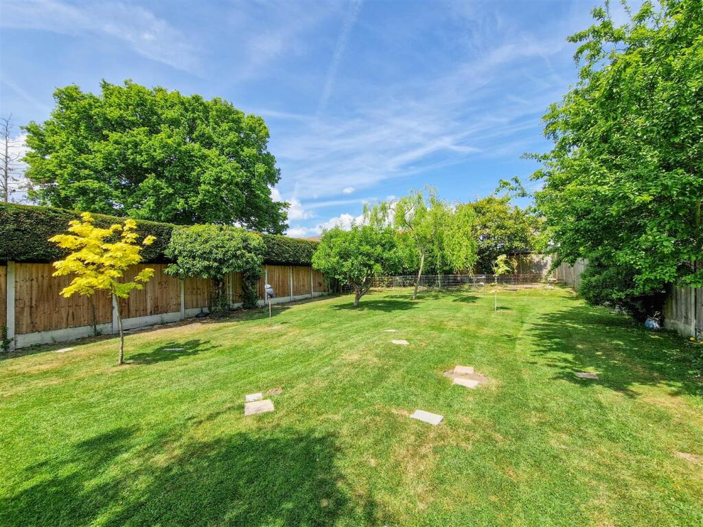 Stunning 150ft garden