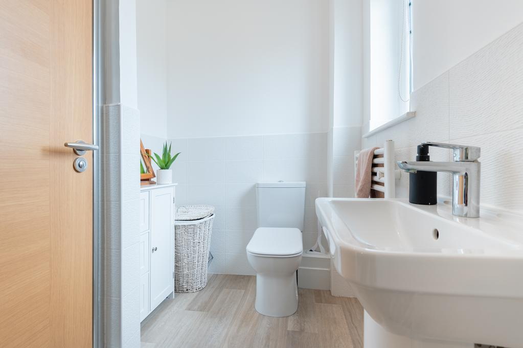 ENSUITE SHOWER ROOM