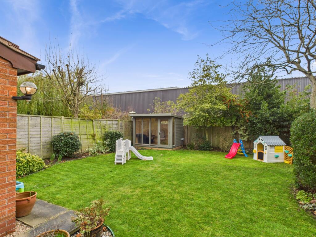 CAM05532G0-PR0009-STILL038