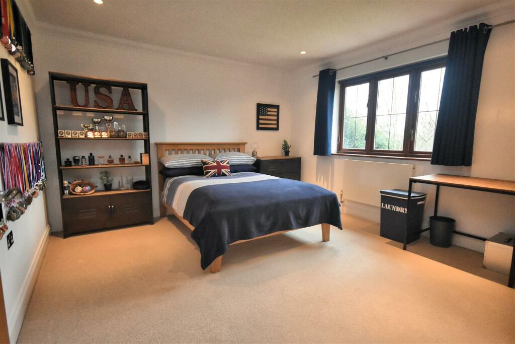Bed 3.jpg