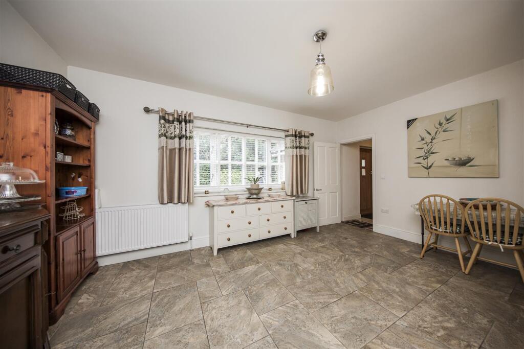 Linking Reception Room / Bedroom