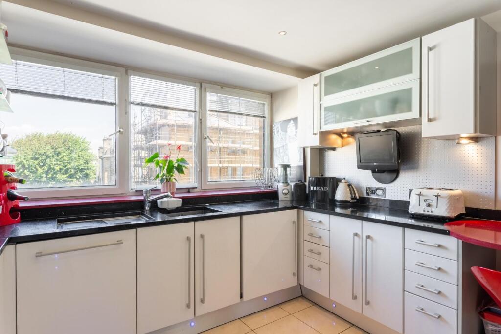 Kingsway Court-14.jpg