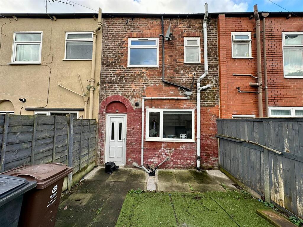 WhatsApp Image 2025-11-13 at 16.40.21_9864f43e.jpg