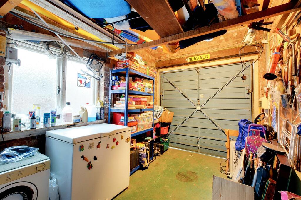 Garage_1.jpeg