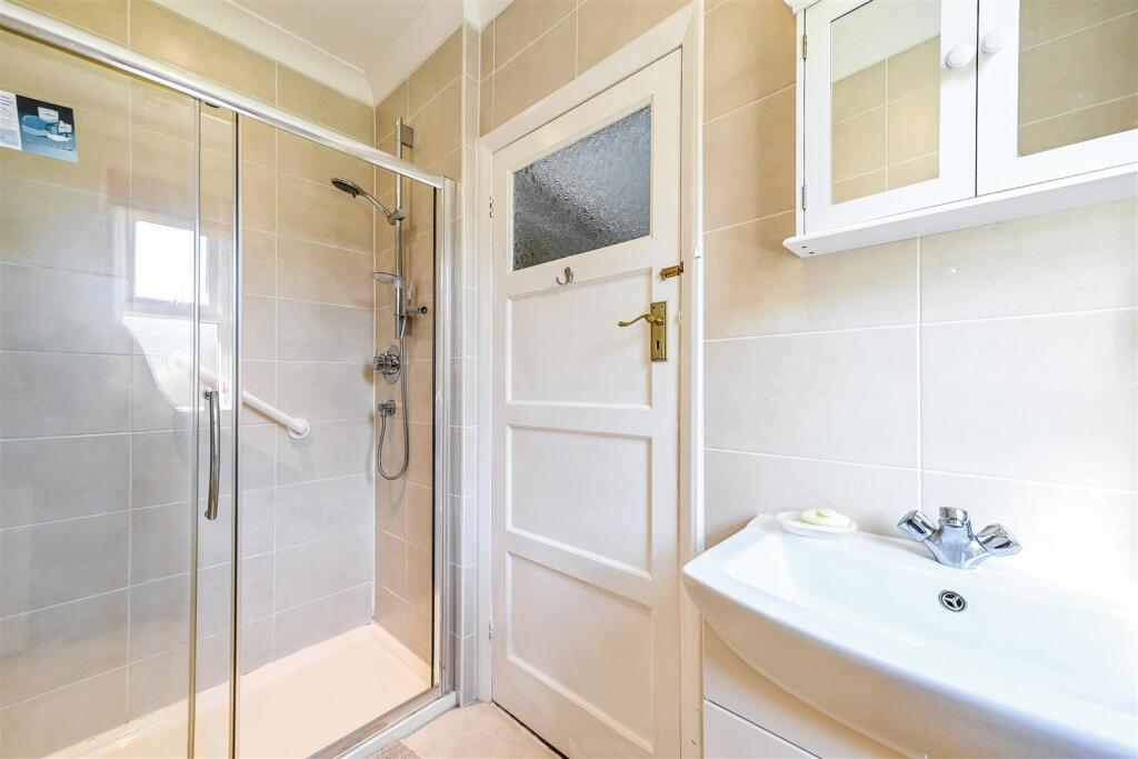 Downstairs bathroom.jpg