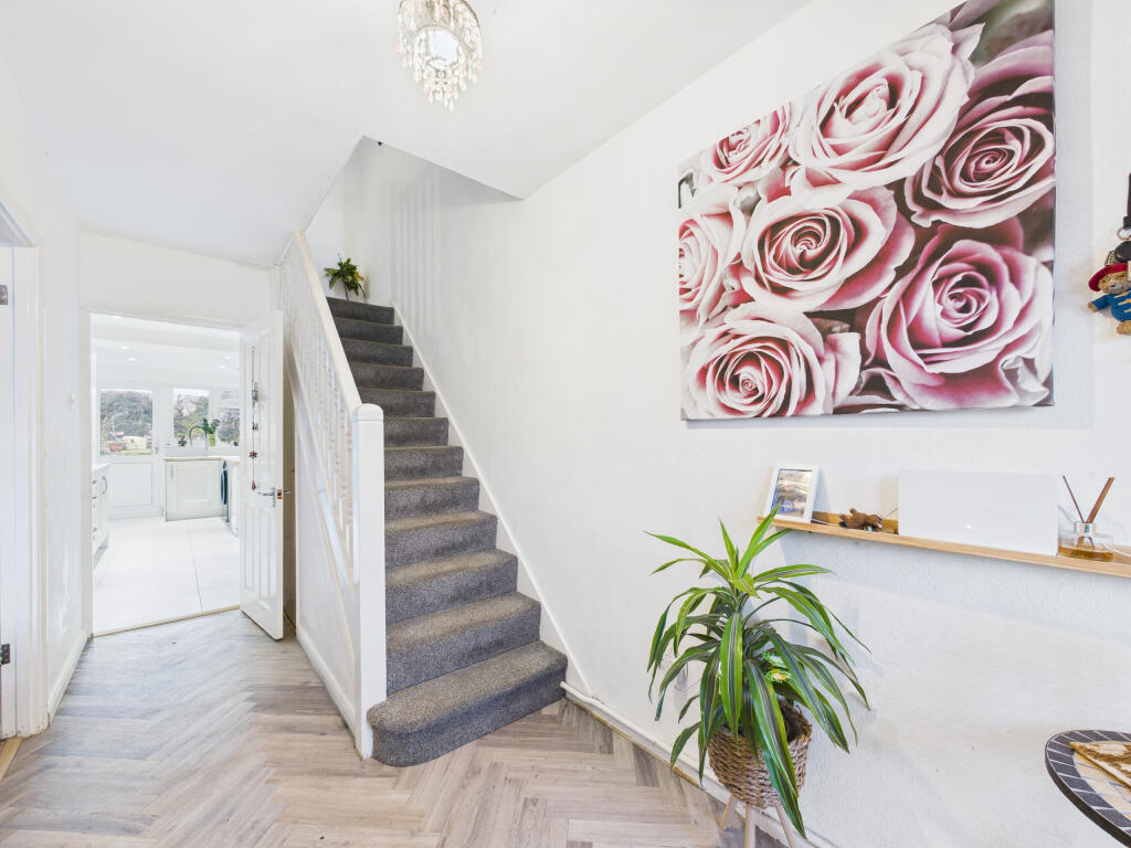 CAM01354G0-PR0617-STILL012