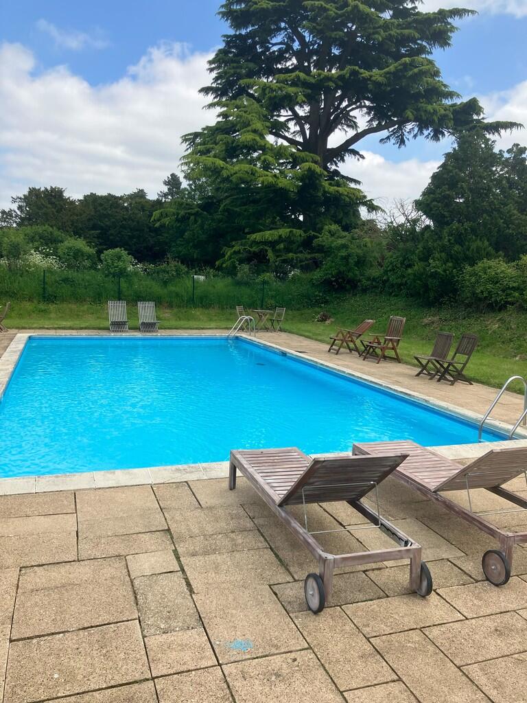 IMG-20251018-WA00...