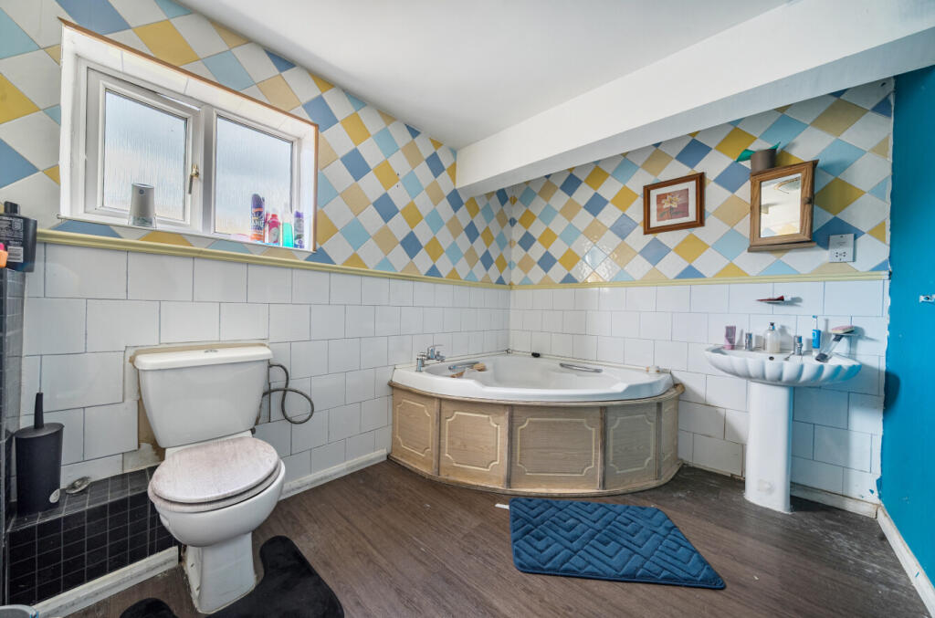 1348444768d4054b57656