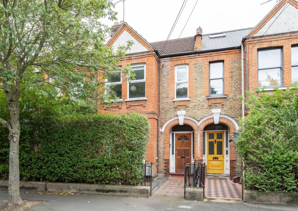 Carr Road, E17