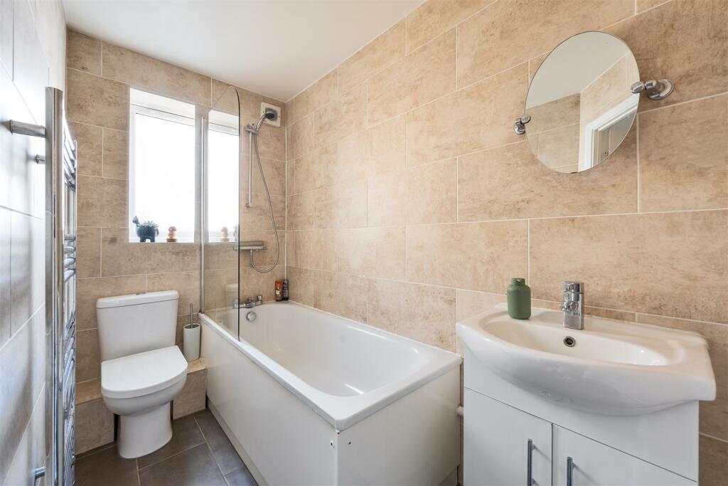 Greenacre Gardens, E17