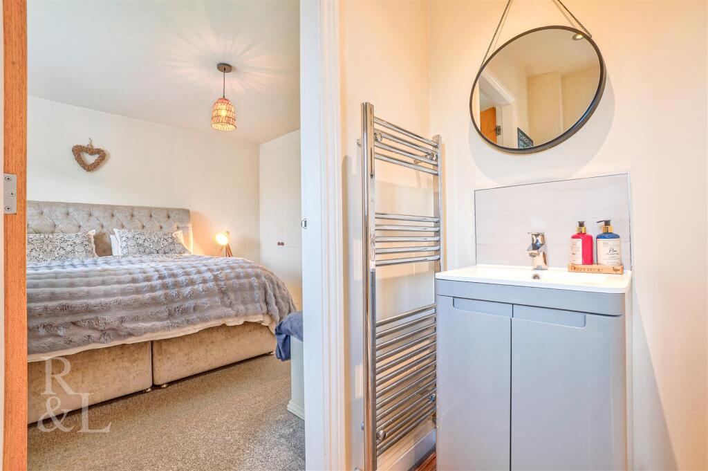 20 Ragley Close (18).jpg