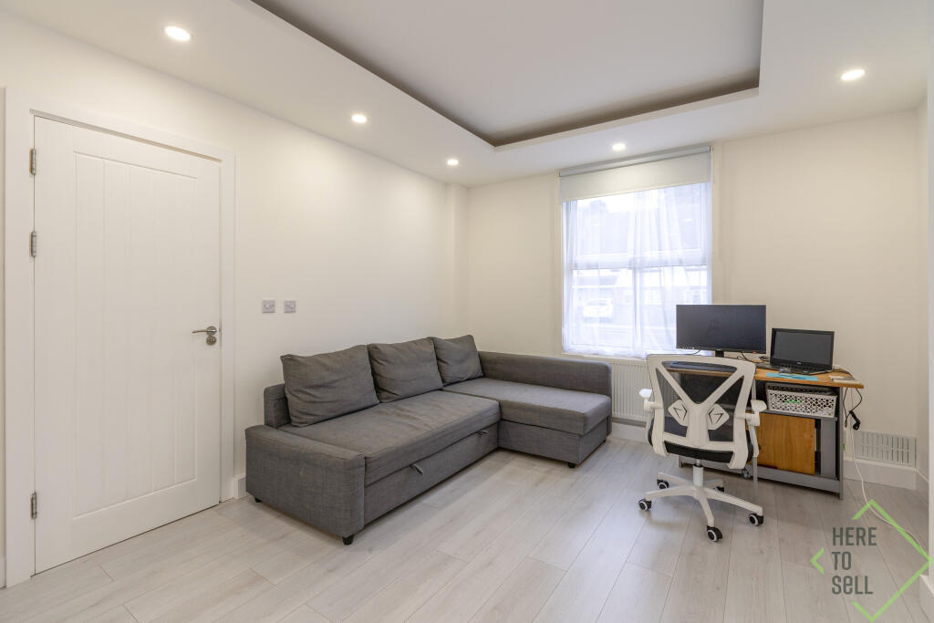 15 Flexmere Rd, London N17 7AU-33