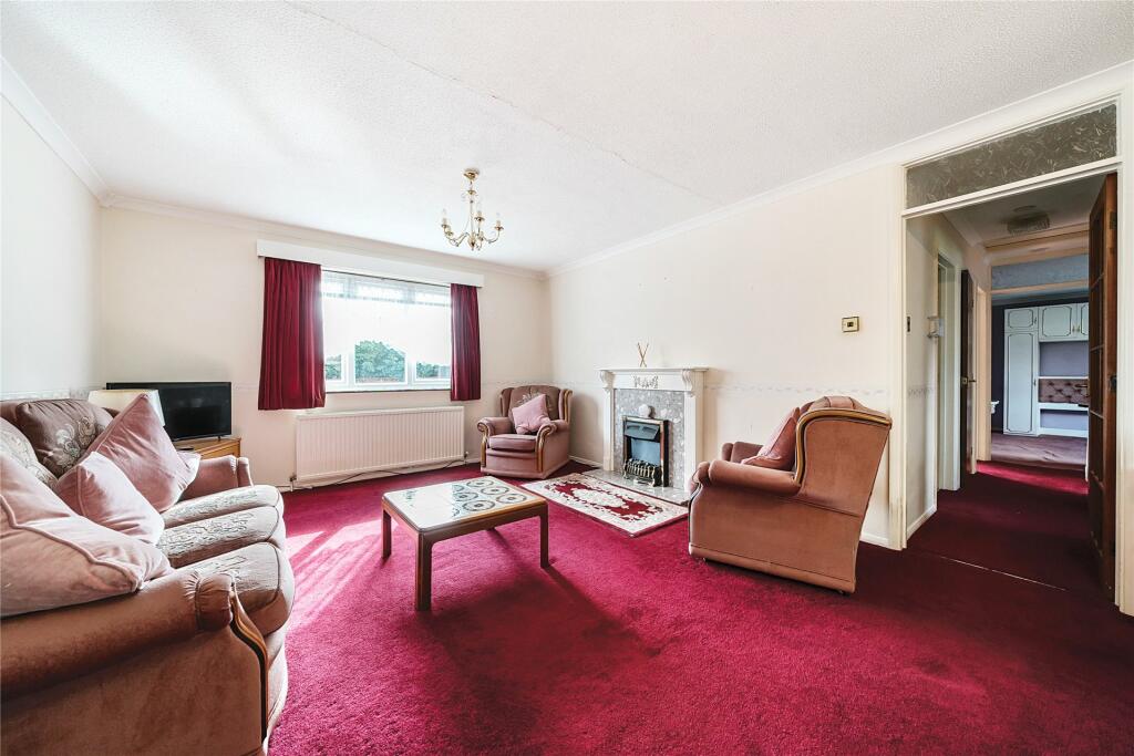 Sitting/Dining Room