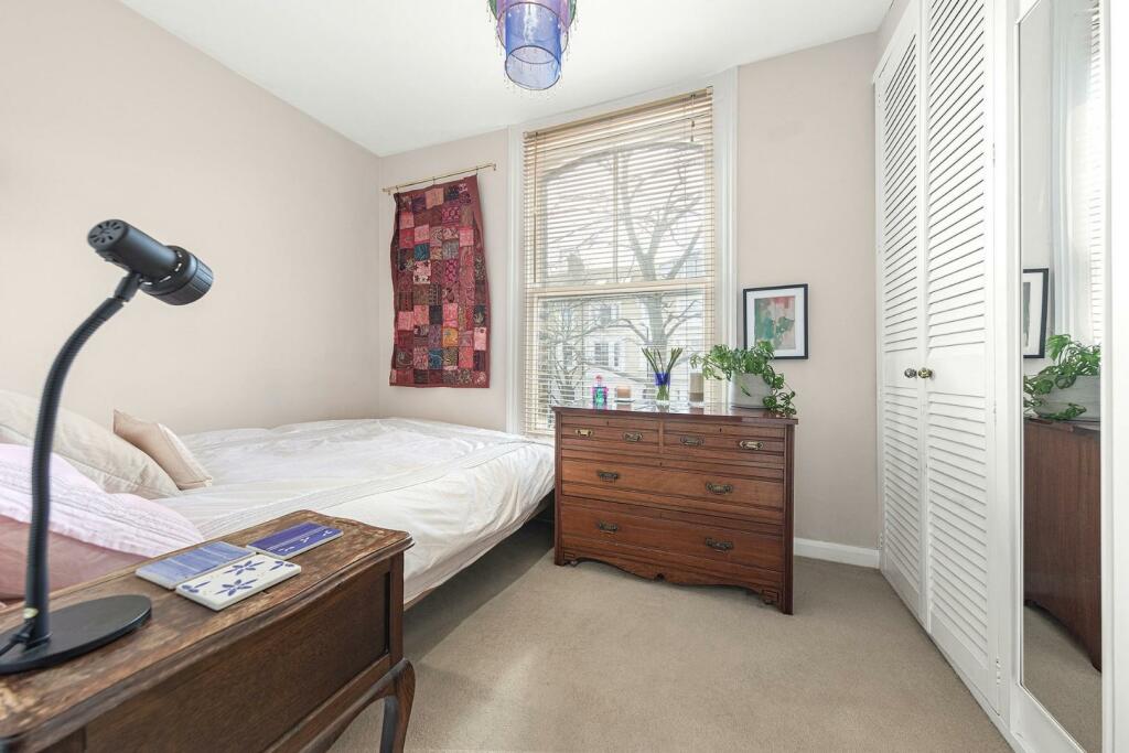Bedroom (1).jpg