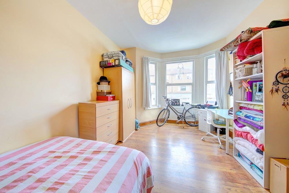 74aN-Bed1.jpg