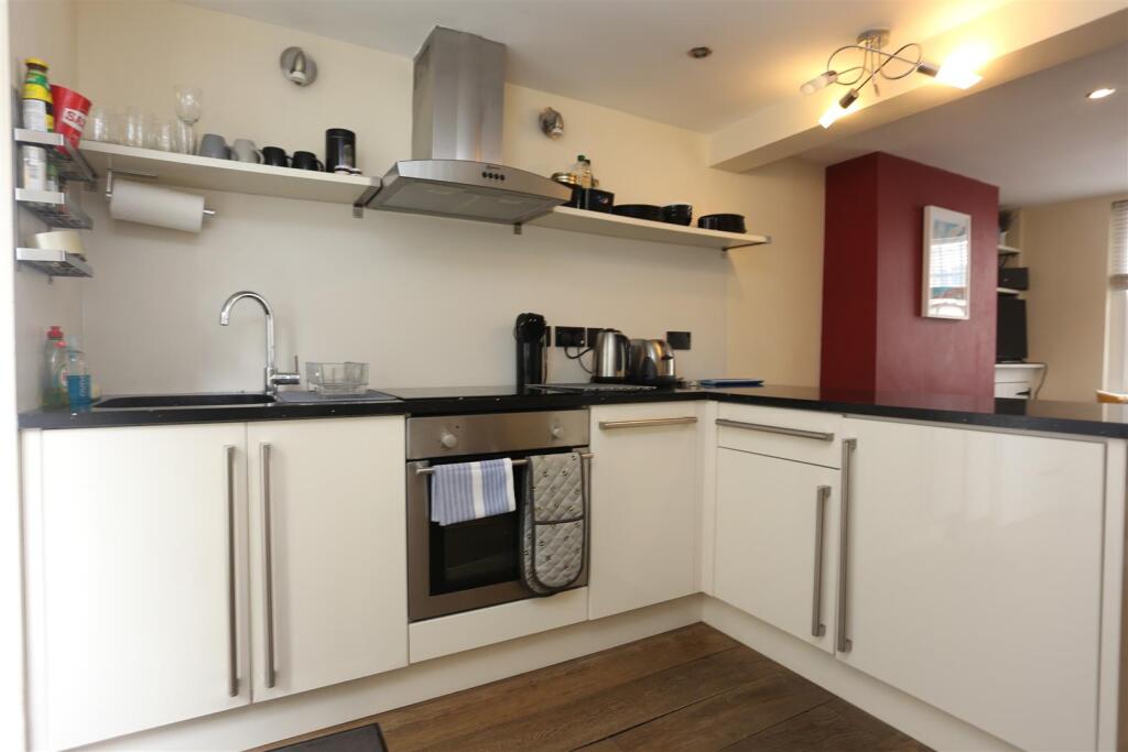 7 Frederick Gardens (10).JPG