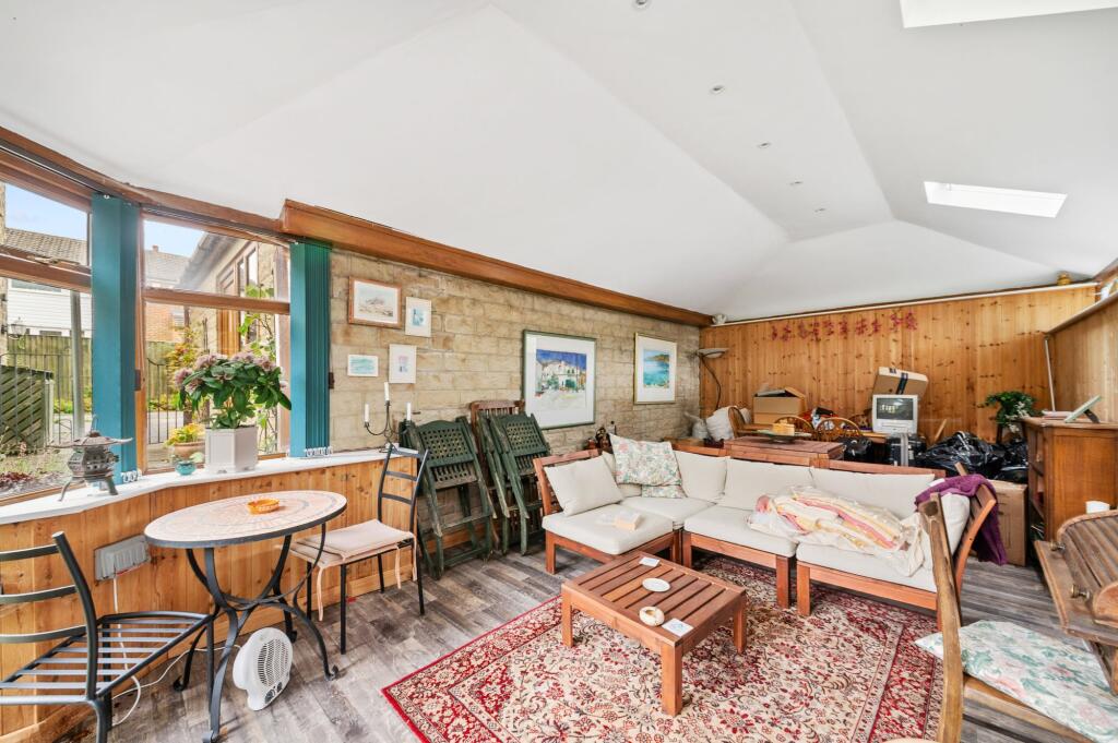 STUDIO / GARDEN ROOM