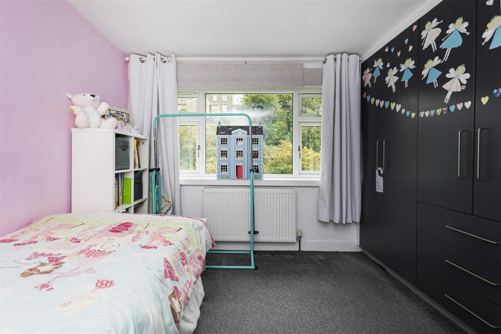 Bramleys Estate Agents - High Crest - Linthwaite (