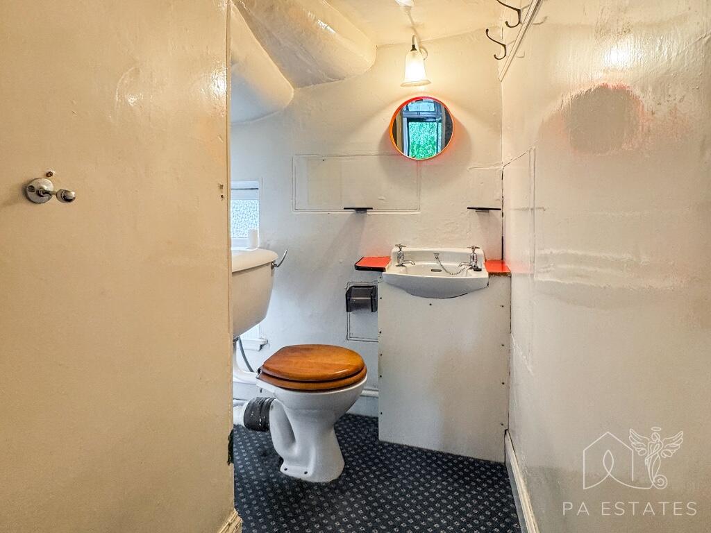 Ground WC.