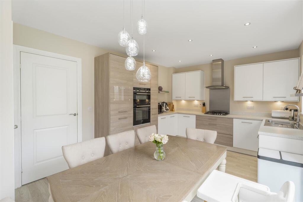 24 Bidwell Road, Banbury-12.jpg