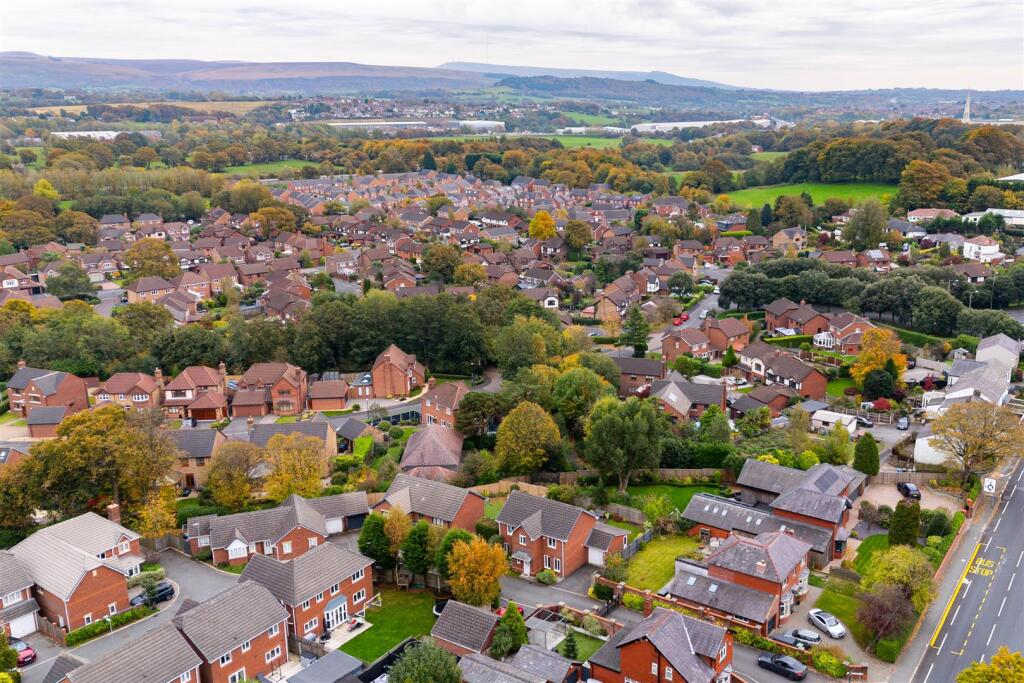 Aerial View - Surroundings