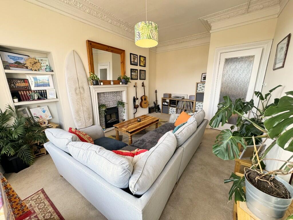 Lounge 3