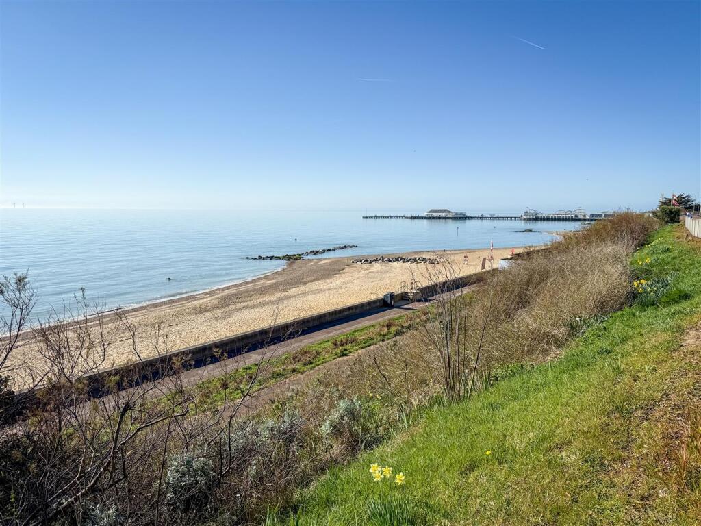 CLACTON SEA FRONT