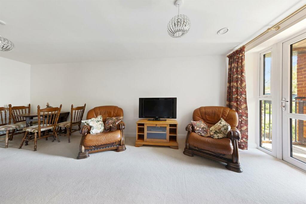 08-a82ePFMCSR 30 Birch Place-33 (1)-medium.jpg