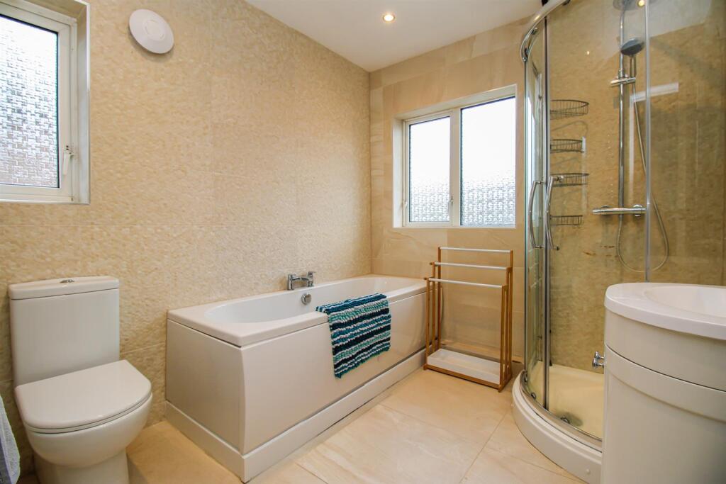 HOUSE BATHROOM