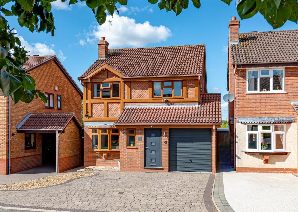 49 Penleigh Gardens-Front.jpg