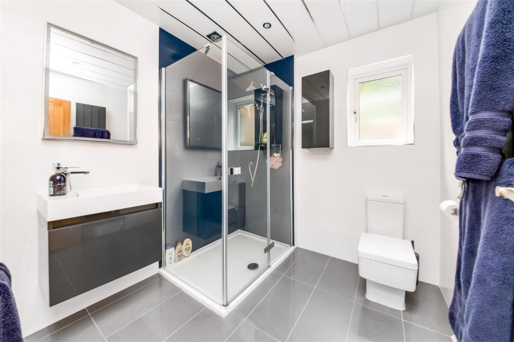 EN-SUITE SHOWER ROOM TO BEDROOM ONE