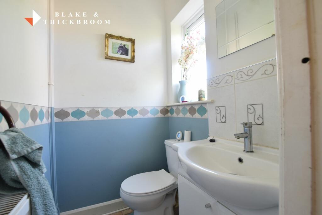 GROUND FLOOR CLOAKROOM