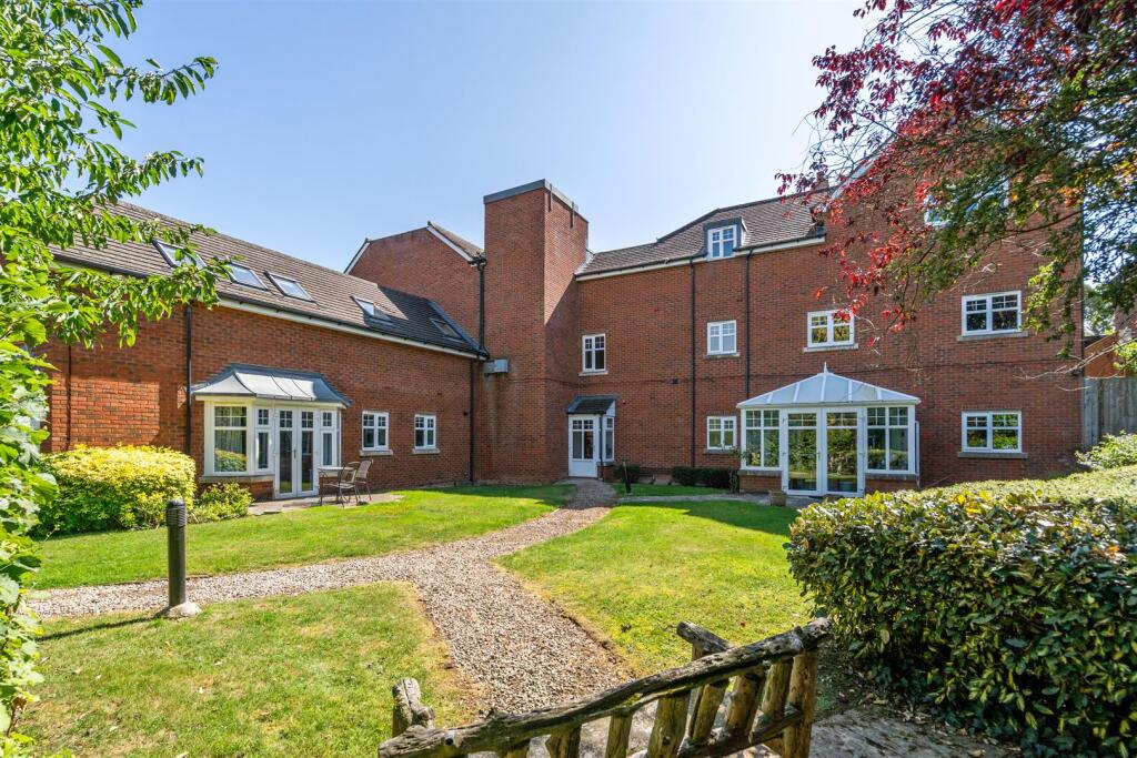 Apartment 4 Katherine Place_5.jpg