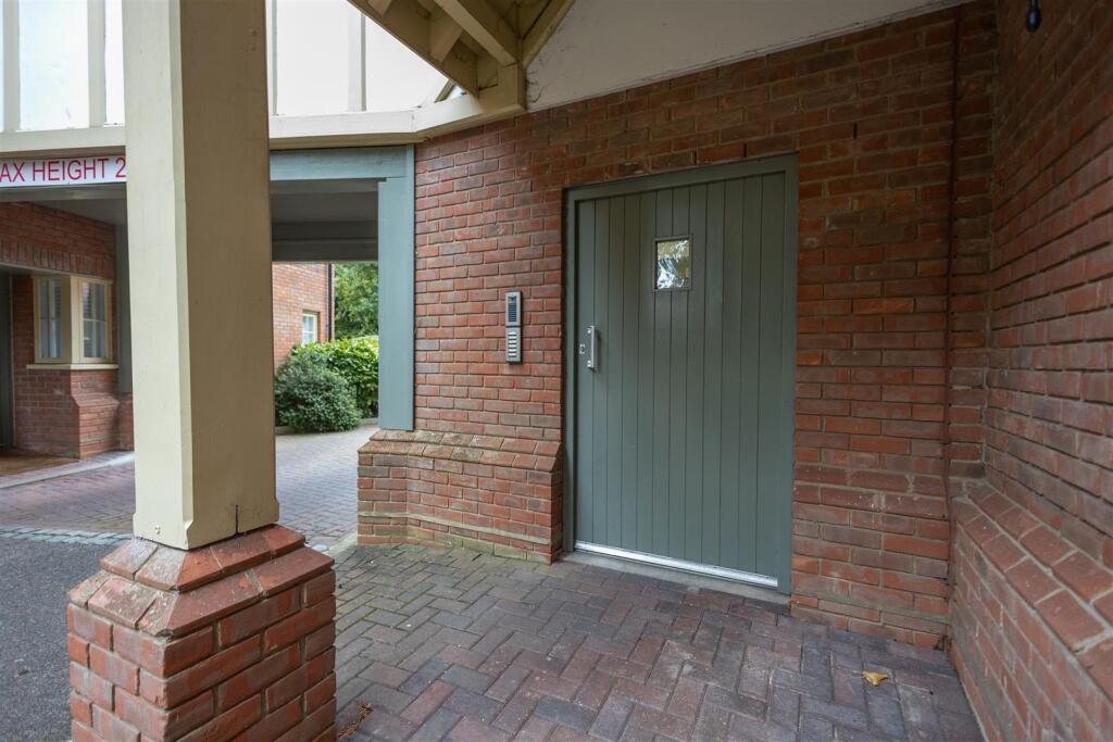 Communal Entrance.jpg