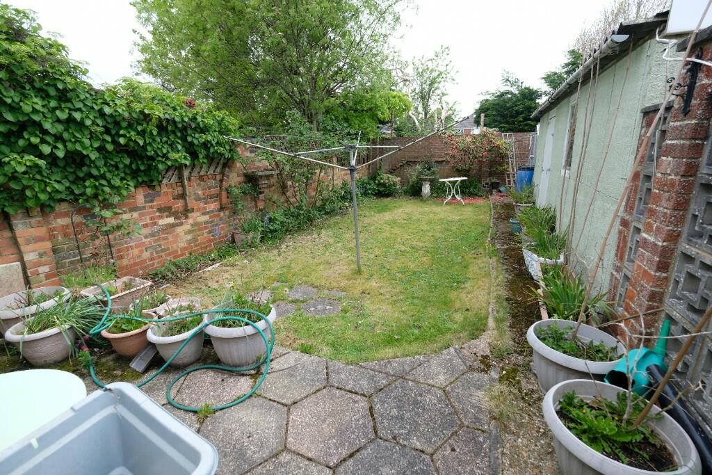 GARDEN 