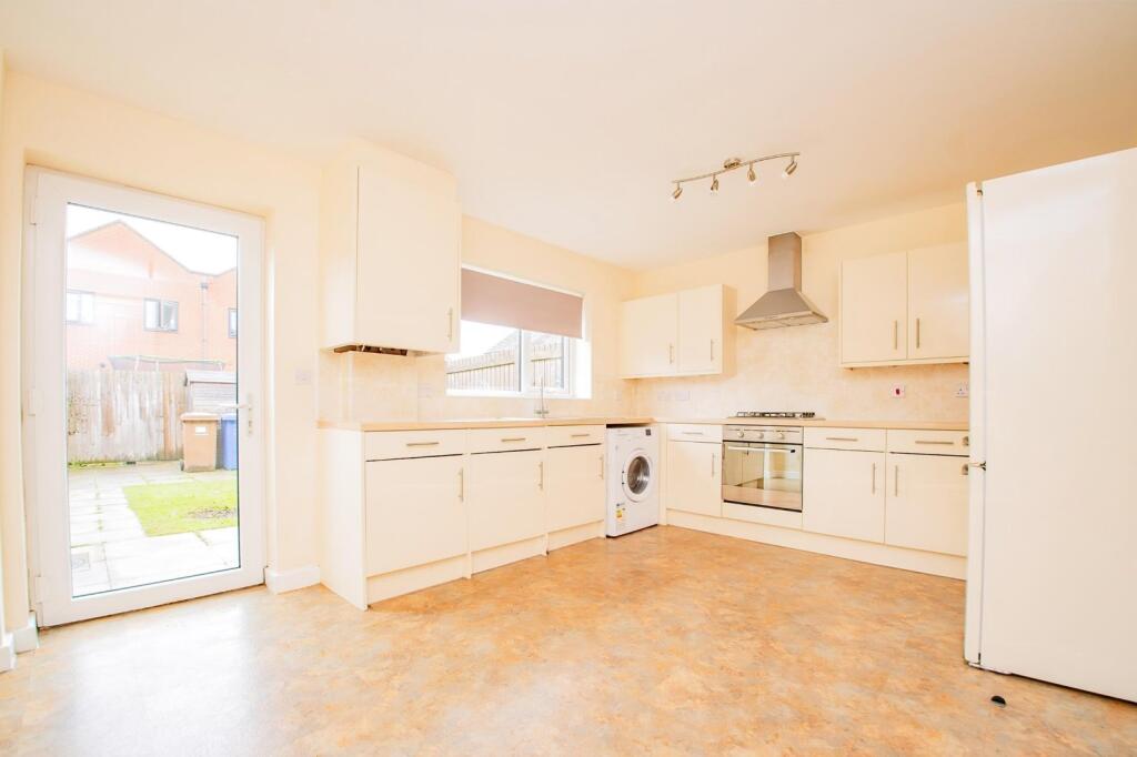 Kitchen/Dining Area