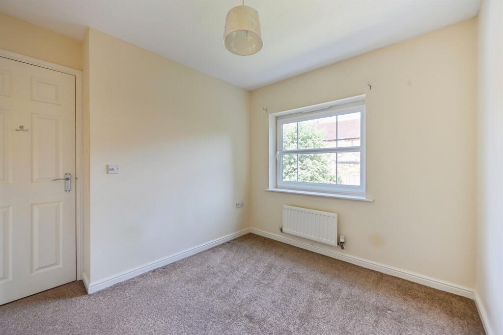 Bedroom: 