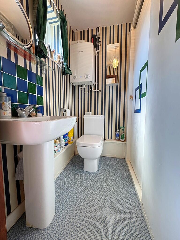 Cloakroom (2)