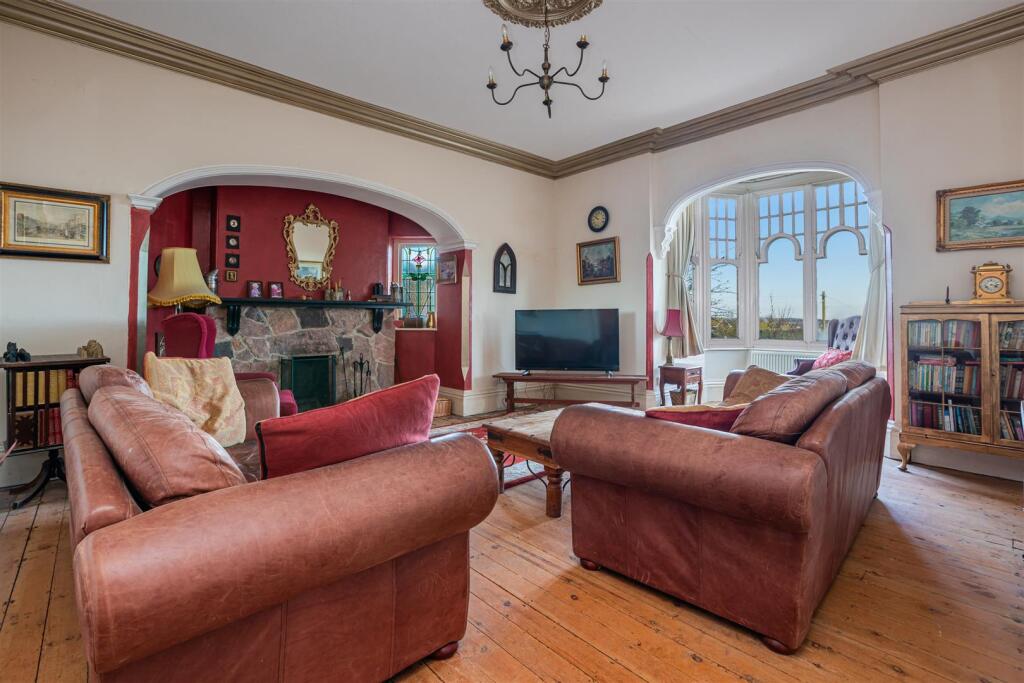 A06 - Beverly Court, Brixham - 230119.jpg