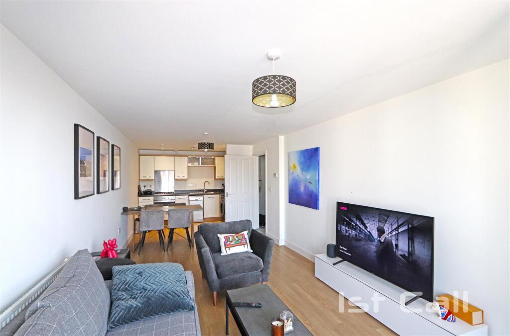 Open Plan Living Room/ Kitchen