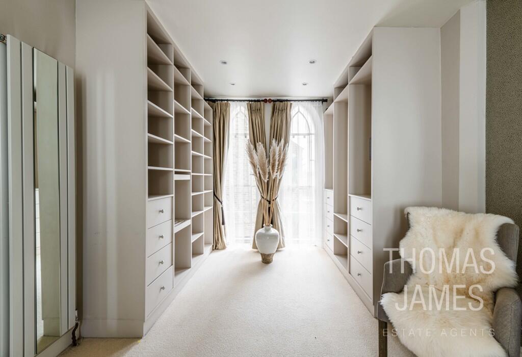 Vicars Moor Lane, bedroom dressing area