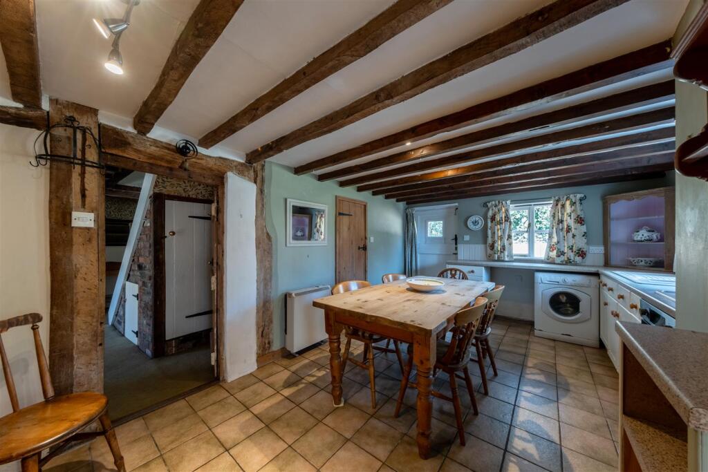 Laburnum Cottage-002.jpg