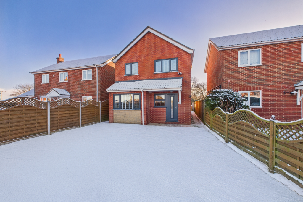EweMove Spalding -  Cornfield House -  Front of Ho