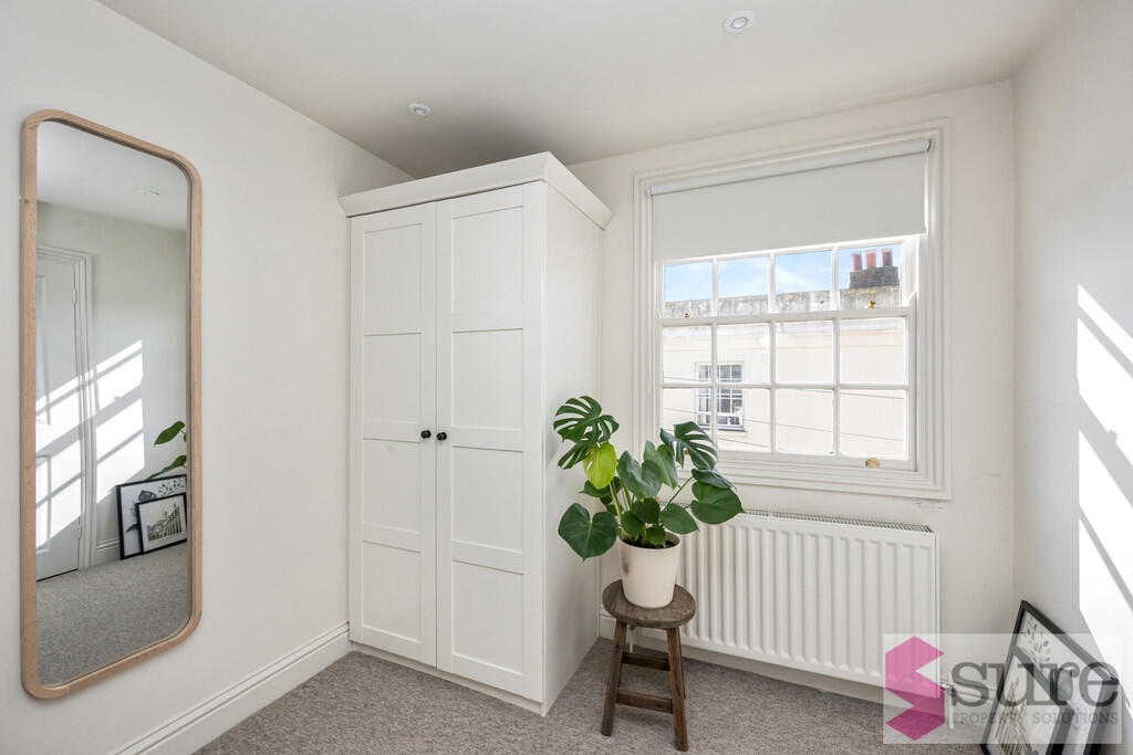 College Place, 36...