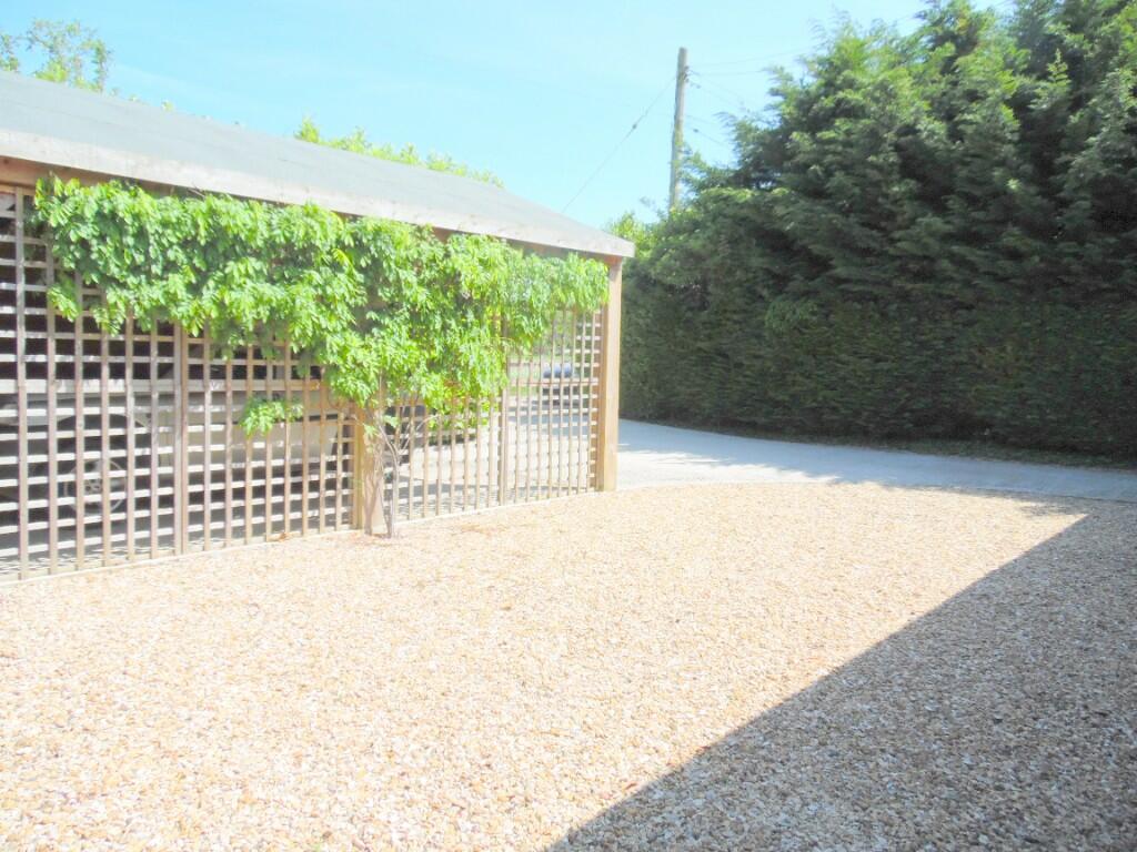 PARKING &amp; CARPORT