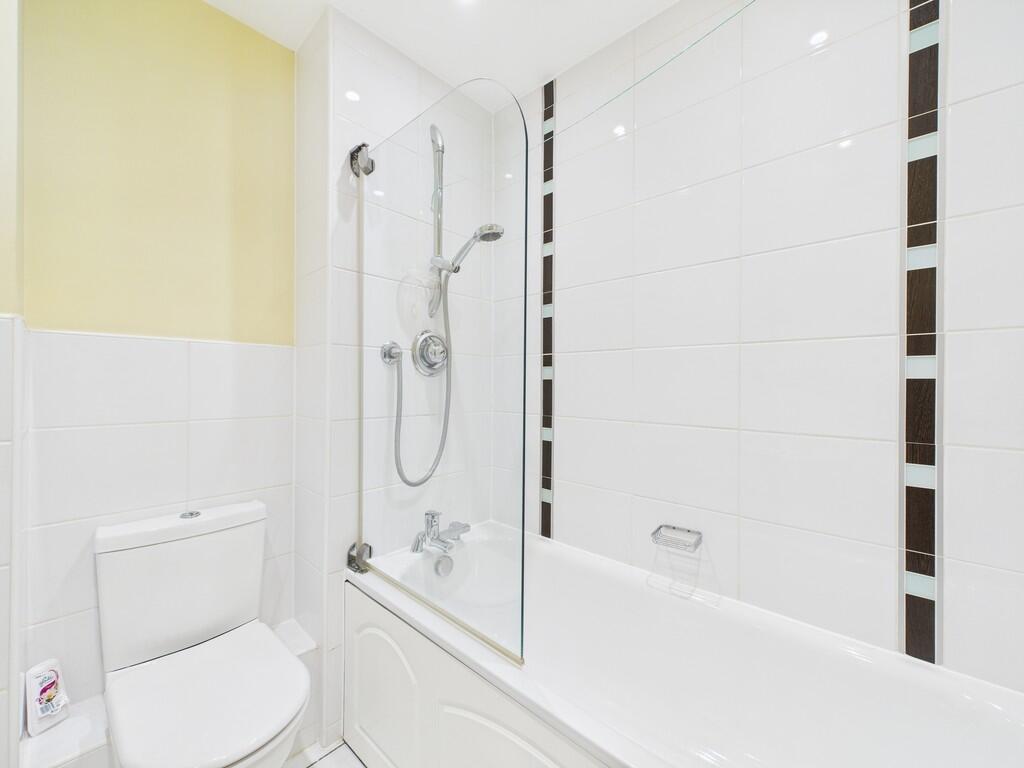 Top Floor Bathroo...