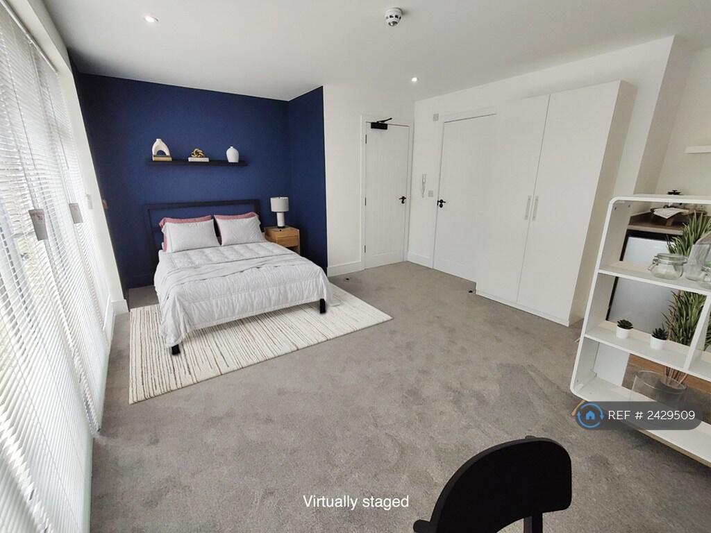 R2 - Ensuite + Kitchenette + Terrace Virtual Stage